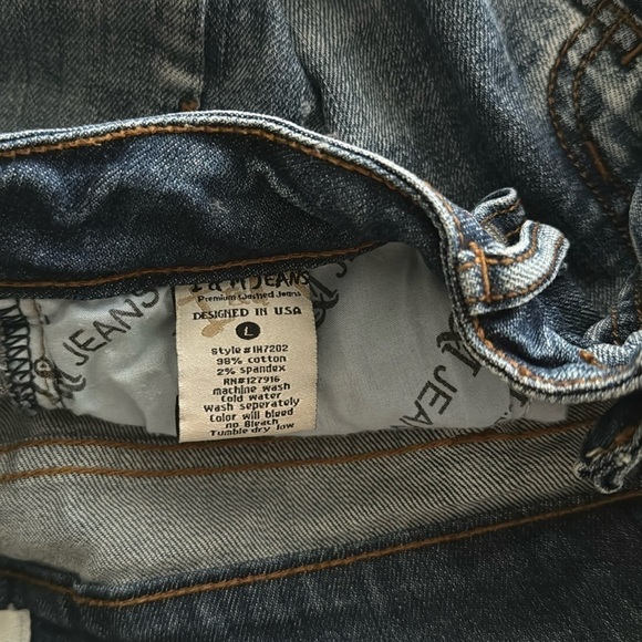 I & M Jeans Distressed Shorts | SIZE L - Picture 7 of 7